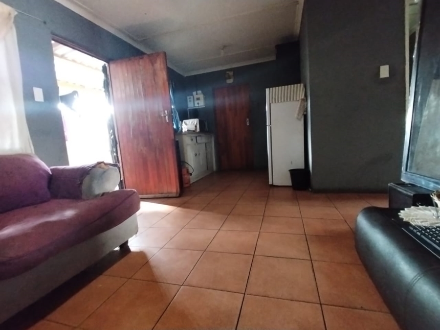  Bedroom Property for Sale in Lavender Hill Western Cape